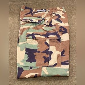 1996 Used US Military USGI Woodland Camouflage Cargo Pants Men’s Medium Long